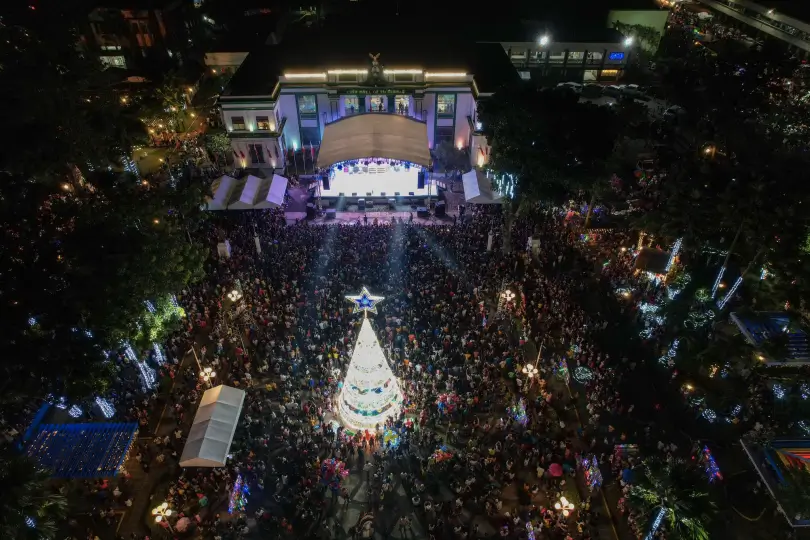 Victorias lights up for early Christmas, city employees to get 14th month pay - Digicast Negros