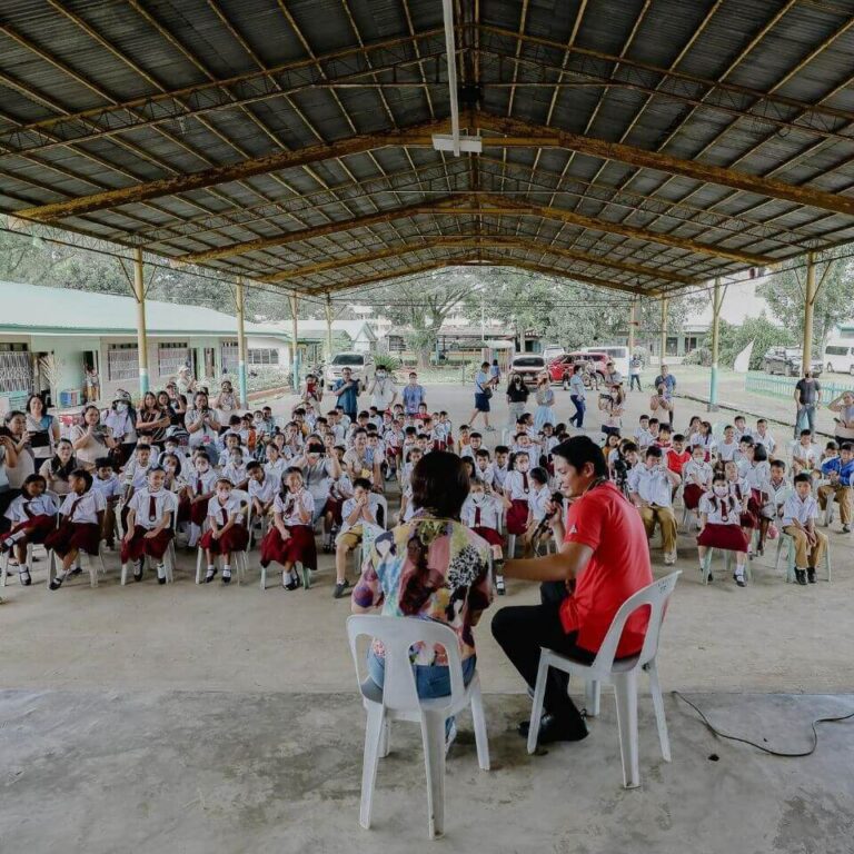 Mayor Javi Benitez and Inday Sue Ramirez at National Reading Month Celebration 2022