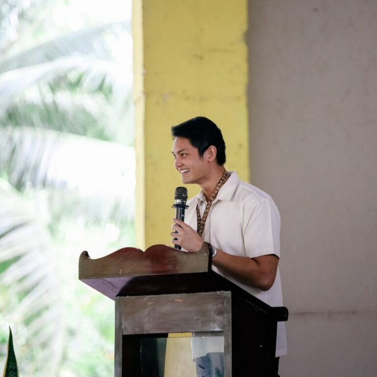 Mayor Javi Benitez at Distribution of SMART TVs to Negros Occidental National Science High School